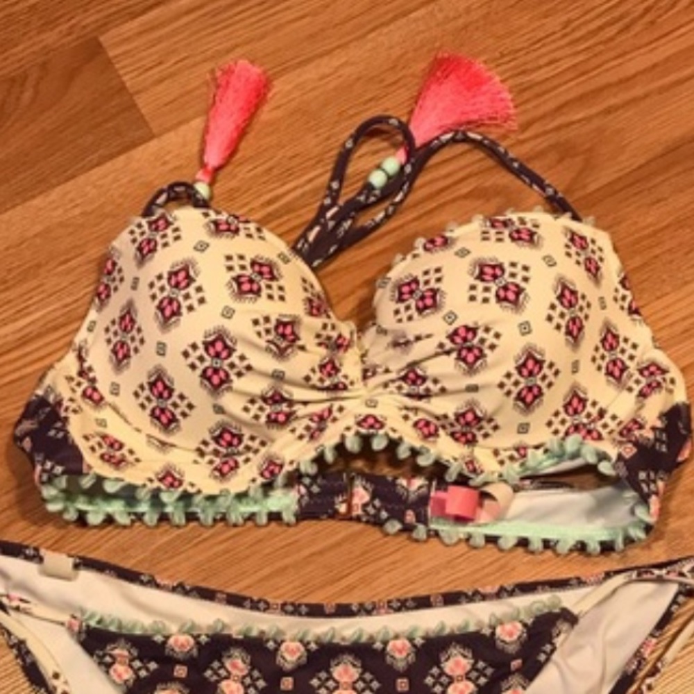 Bathing suite top - Picture 3 of 5